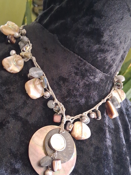 Silpada Jewelry - Silpada Boardwalk Iridescent Shell & Pearl & 925 Drop Pink and Brown 20+2